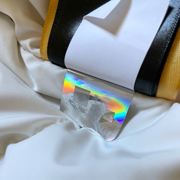 The North Face Women’s Arctic Parka Waterproof Coat In Gardenia White - Picture 9 of 9